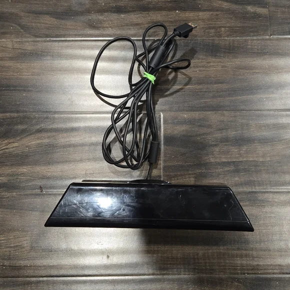 Xbox 360 Black Kinect Sensor - Picture 2 of 4